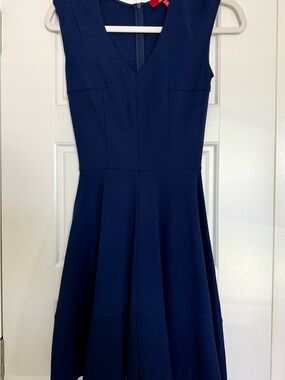 RED Saks Fifth Avenue brand Navy V-Neck Fit & Flare Midi Dress xs x small EUC